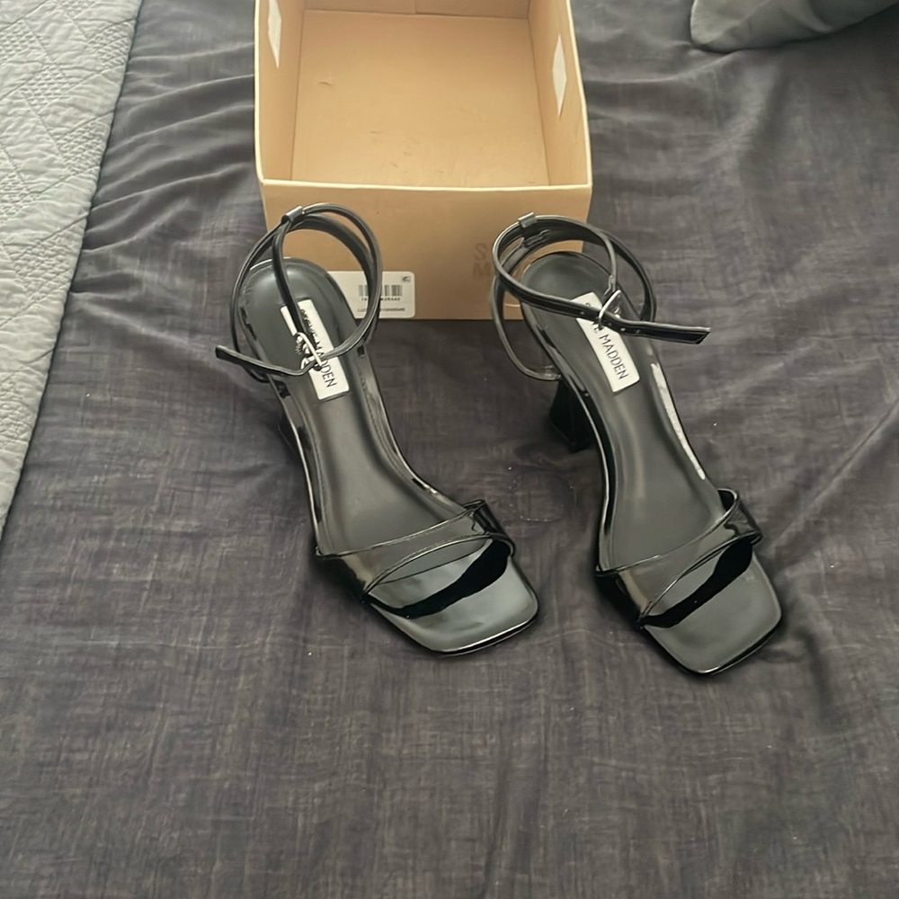 Steve Madden Luiza nude Lea size 4-1/2 heel shoes - new in box